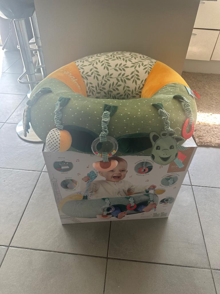 Sophie la girafe baby Seat & play, Enfants & Bébés, Enlèvement, Comme neuf