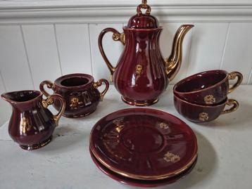 Leuk oud Bordeaux serviesgoed met gouden afwerking  beschikbaar voor biedingen