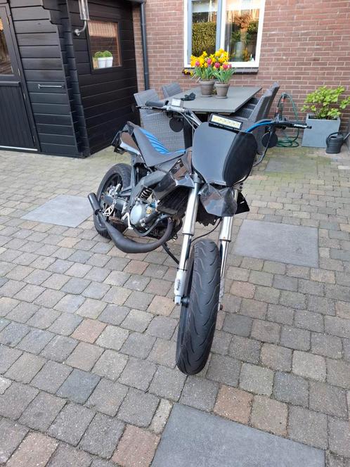 Derbi drd evo 2009 | NIEUWE CILINDER, Fietsen en Brommers, Brommers | Derbi, Zo goed als nieuw, Klasse B (45 km/u), Ophalen