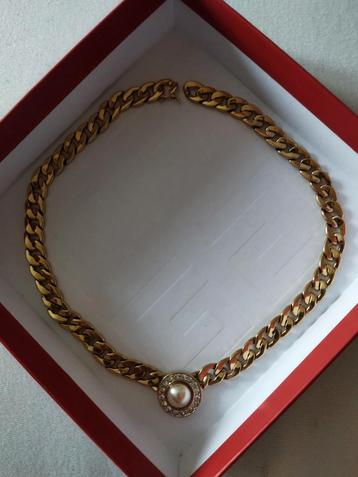 2 magnifique colliers  beschikbaar voor biedingen