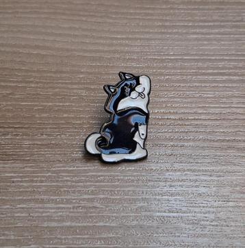 PIN - KAT - POES - CHAT - CAT beschikbaar voor biedingen