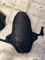 Dainese rugprotector voor lederen pak, Motoren, Kleding | Motorkleding, Nieuw met kaartje