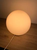 IKEA FADO tafellamp, wit, 25 cm - in goede staat, Minder dan 50 cm, Glas, Gebruikt, Ophalen of Verzenden