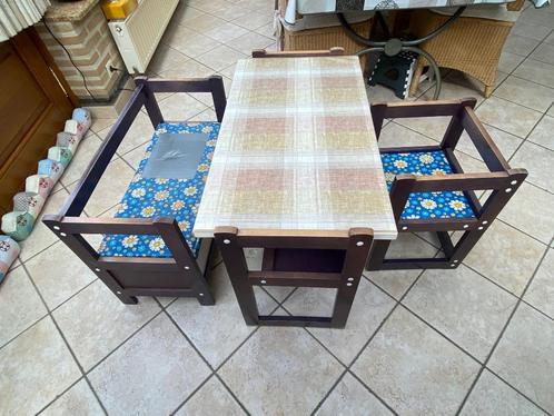 Bureau enfant, banquette de rangement et siège en bois à ven, Enfants & Bébés, Chambre d'enfant | Tables & Chaises, Utilisé, Table(s) et Chaise(s)