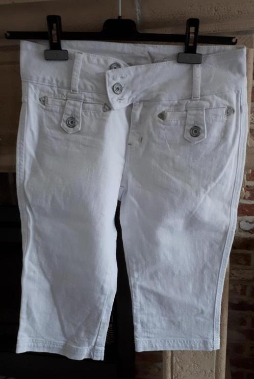 Wonder Me - bermuda/capri - taille M/38 - jean blanc - 2,50€, Vêtements | Femmes, Culottes & Pantalons, Porté, Taille 38/40 (M)