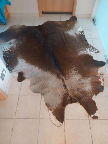 Koeienhuid, vloer of wandbekleding  beschikbaar voor biedingen