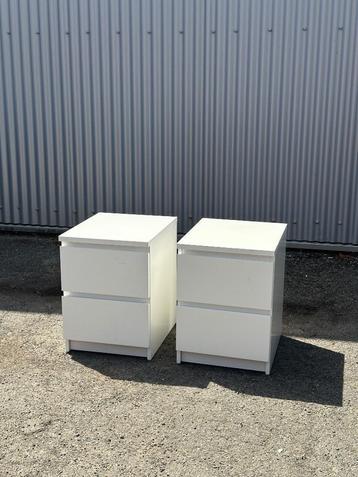 Malm ikea nachtkastje beschikbaar voor biedingen