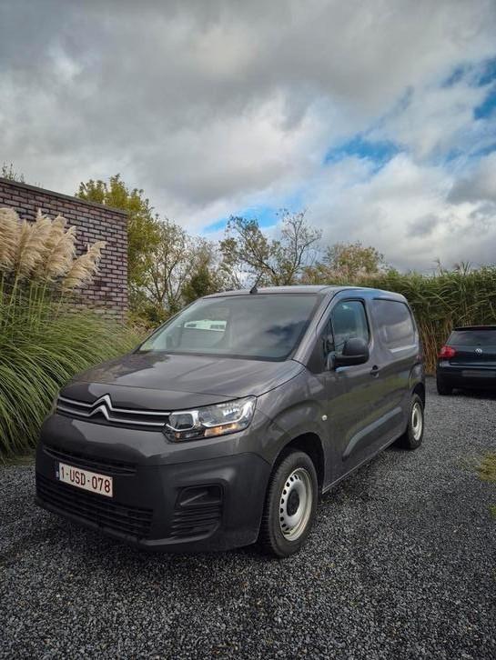 Citroën berlingo 1.6HDI 2019 47.000km, Auto's, Citroën, Particulier, Berlingo, Diesel, Overige carrosserie, Handgeschakeld, Zilver of Grijs