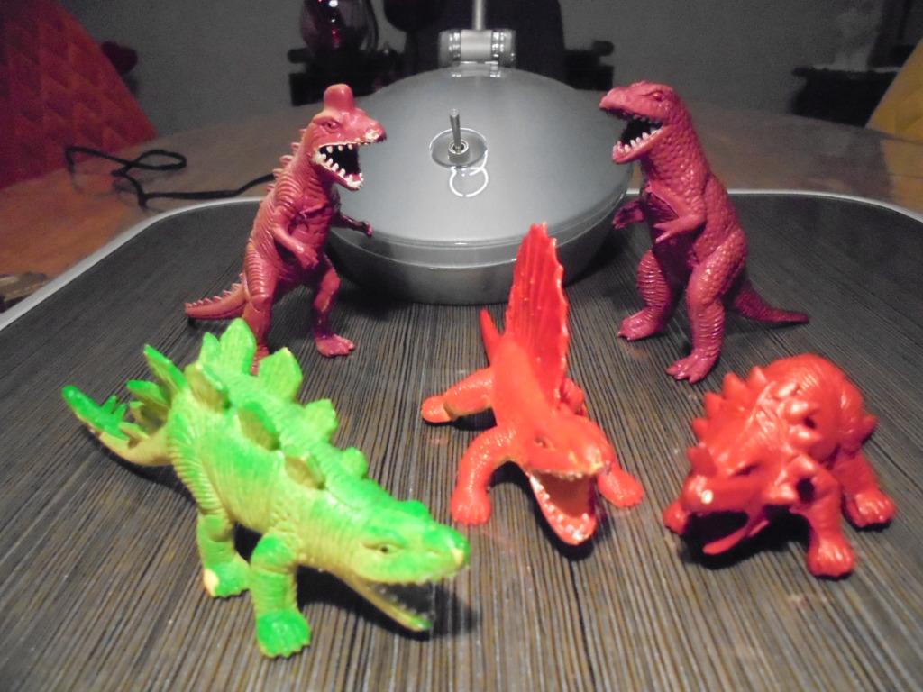 5 DINOSAURES, Enlèvement ou Envoi, Comme neuf