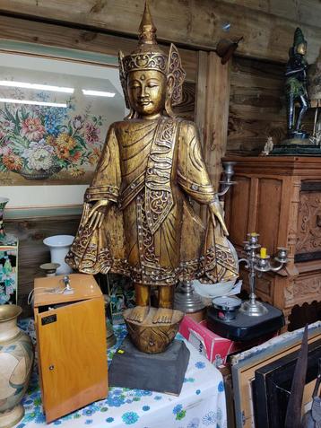 Grande statue de Bouddha antique en or, faite à la main disponible aux enchères