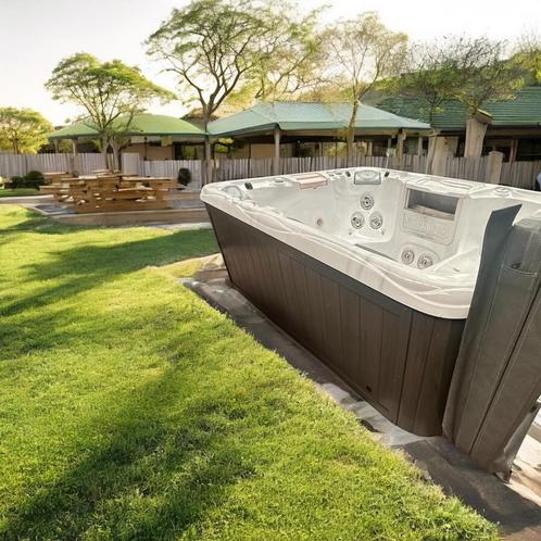 Luxueuze Jacuzzi 6 Personen – Perfecte Staat – Beschikbaar, Tuin en Terras, Zwembad-toebehoren, Zo goed als nieuw, Afdekzeil, Ophalen of Verzenden