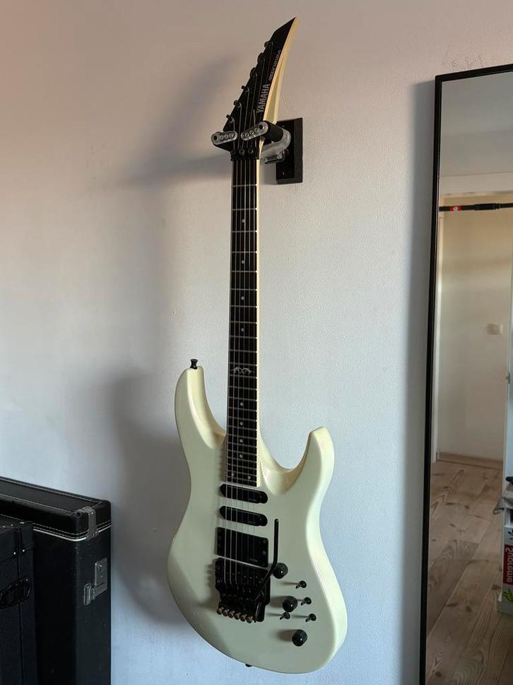 Yamaha RGX 1212A des années 80, Musique & Instruments, Instruments à corde | Guitares | Basses, Comme neuf, Électrique, 6 cordes