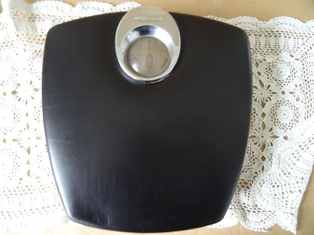 Pèse-personne vintage Soehnle Pèse-personne en cuir noir1970, Antiquités & Art, Curiosités & Brocante, Enlèvement ou Envoi