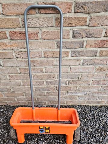 Strooiwagen  beschikbaar voor biedingen