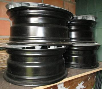 Velgen Mercedes B180 in nieuwstaat beschikbaar voor biedingen