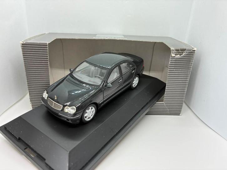 Mercedes-Benz C-klasse Saloon (Type W203) 2001 - Schuco, Hobby en Vrije tijd, Modelauto's | 1:43, Zo goed als nieuw, Auto, Schuco