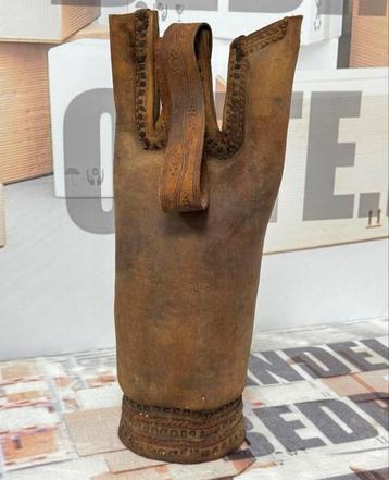 1950-1960 waterfles - Hawazma - Soedan leather water bottle beschikbaar voor biedingen