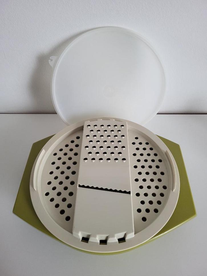 vintage Tupperware rasp kom schaaf raspkom schaafschaal bowl, Huis en Inrichting, Keuken | Tupperware, Zo goed als nieuw, Bak of Kom