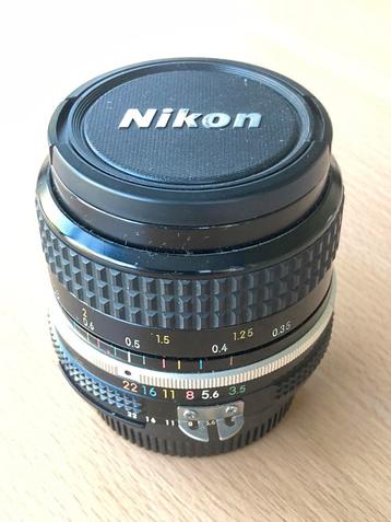 Objectif grand angle Nikkor 28 mm - f/3,5, Enlèvement, Comme neuf, Objectif grand angle