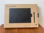 Tekentablet One by Wacom met rode achterkant, Computers en Software, Tekentablets, Ophalen, Zo goed als nieuw
