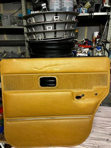 Contres portes VOLVO 245 GLT à donner  GRATUIT GRATIS  beschikbaar voor biedingen