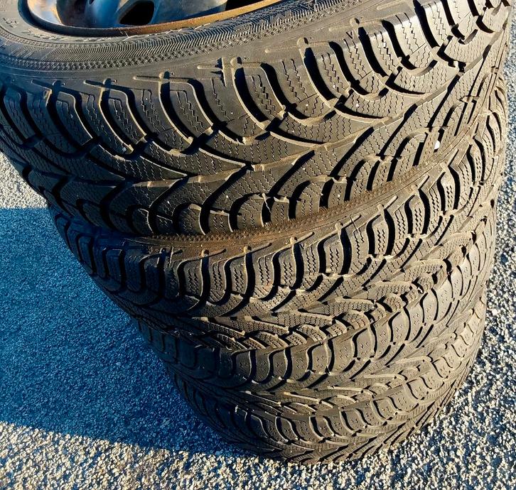 Pneus hiver 165/65-14 avec jantes Hyundai, Auto-onderdelen, Banden en Velgen, Banden en Velgen, Winterbanden, 14 inch, 165 mm