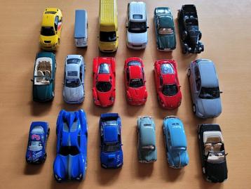 lot miniatuur autos beschikbaar voor biedingen