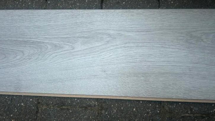 Nieuwe super kwaliteit 9€ m2  laminaat grijze eik 32m2, Doe-het-zelf en Bouw, Vloerdelen en Plavuizen, Nieuw, Laminaat, 10 m² of meer