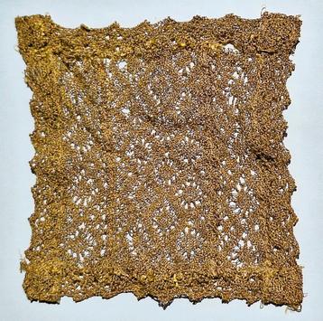 Religieus gouddraad kelkkleedje, 14x14 cm beschikbaar voor biedingen