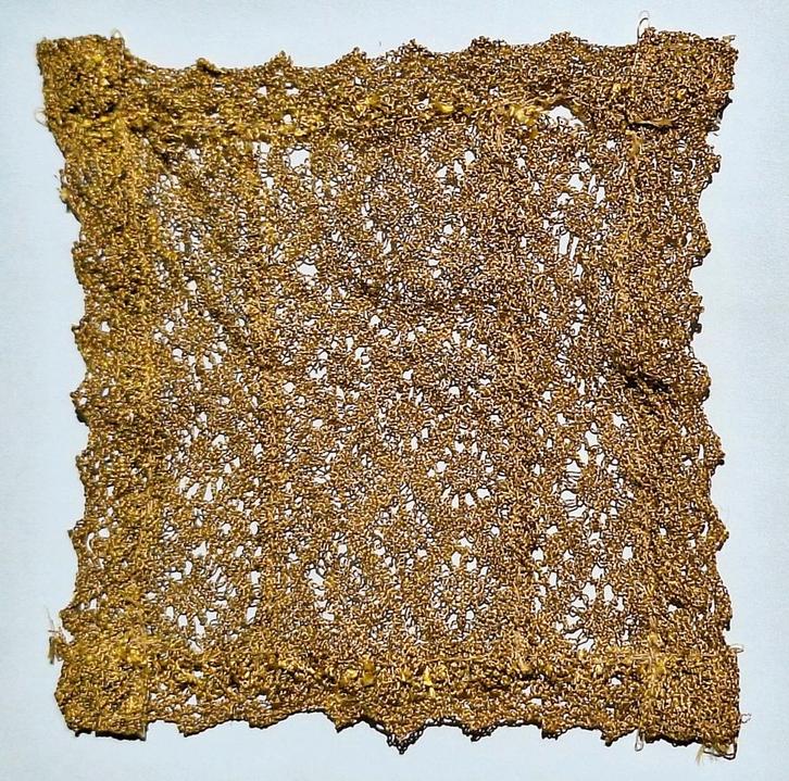 Religieus gouddraad kelkkleedje, 14x14 cm, Antiek en Kunst, Antiek | Religieuze voorwerpen, Ophalen of Verzenden