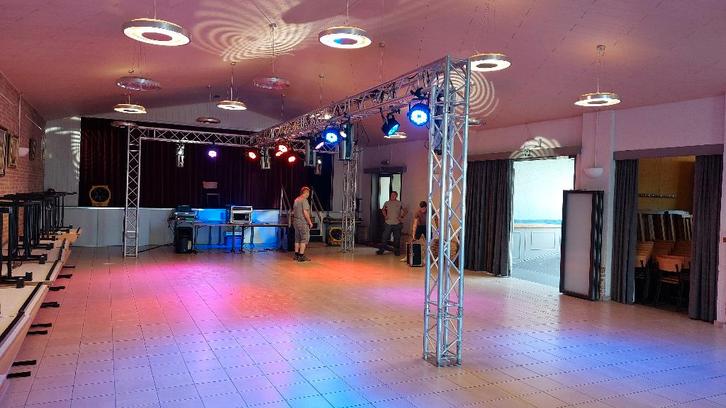 Verhuur van lichtbrug constructies (vierkante truss), Musique & Instruments, Lumières & Lasers, Comme neuf, Enlèvement