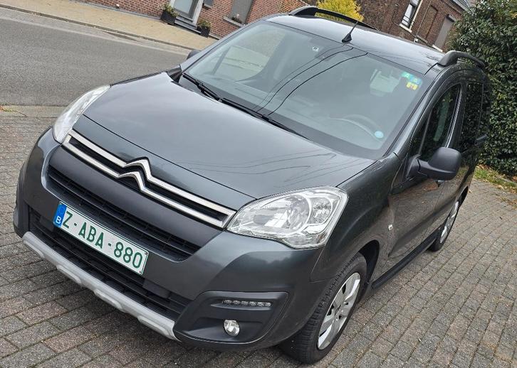 CITROEN BERLINGO 1.2 i AIRCO/NAVI/1 HAND/135.000 KM 2017, Auto's, Citroën, Bedrijf, Te koop, Berlingo, ABS, Airbags, Airconditioning