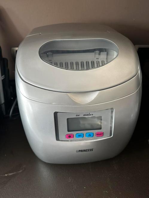 Ijsblokjes machine - zo goed als nieuw, Elektronische apparatuur, IJsmachines, Zo goed als nieuw, Ophalen