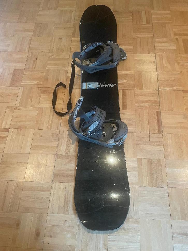 Burton snowboard set met Burton bindingen en boots Burton, Sports & Fitness, Snowboard, Utilisé, Fixations, Enlèvement