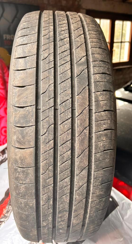 Goodyear Efficient Grip 2 215/65R16, Autos : Pièces & Accessoires, Pneus & Jantes, Pneu(s), Pneus été, 16 pouces, 215 mm, Véhicule de tourisme