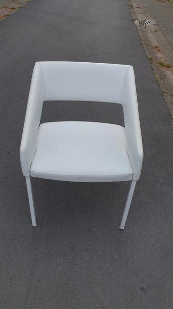 SET 6 keukenstoelen- wit  beschikbaar voor biedingen