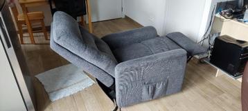 Relaxzetel met liftfunctie beschikbaar voor biedingen
