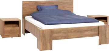 tweepersoonsbed, matras, lattenbodem +  2 nachtkastjes beschikbaar voor biedingen