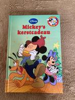Boekje Disney Boekenclub : Mickey's kerstcadeau., Livres, Livres pour enfants | 4 ans et plus, Comme neuf, Disney, Garçon ou Fille