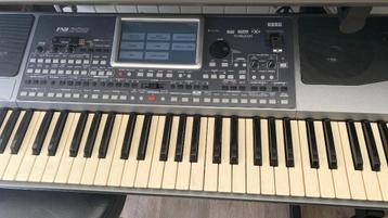 Korg PA900 disponible aux enchères