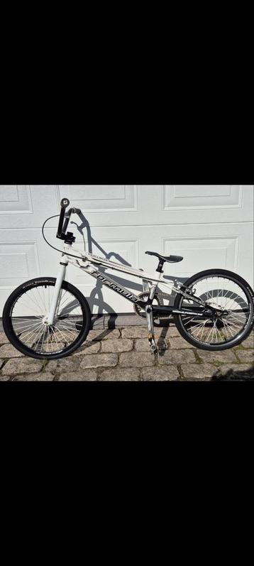 Bmx formula pro beschikbaar voor biedingen