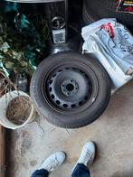 4 banden van onder een fiat 500 in goede staat, Auto-onderdelen, Banden en Velgen, Ophalen, Nieuw, Band(en)