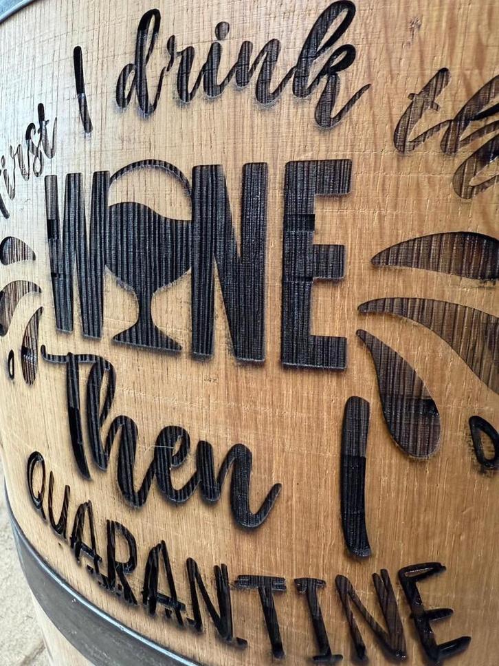 Wijnvat met eigen (bedrijfs)logo of tekst - laseren - uniek, Tuin en Terras, Tuinbeelden, Nieuw, Overige typen, Hout, Ophalen of Verzenden