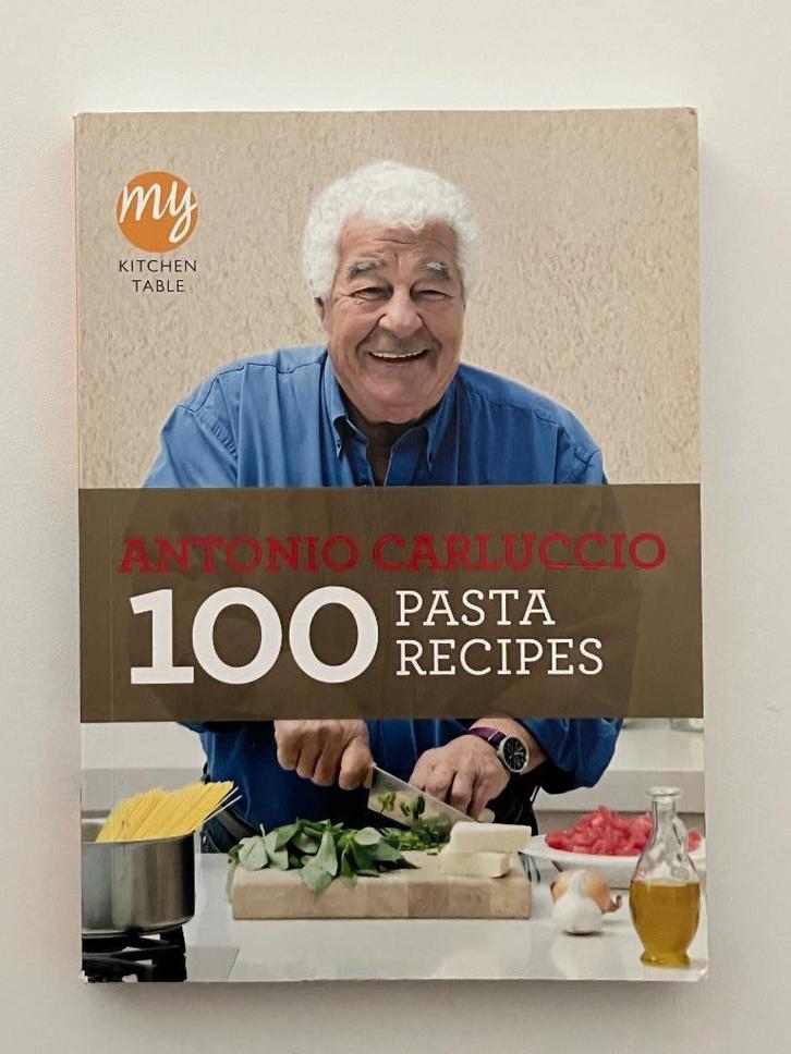 Antonio Carluccio - 100 Pasta Recipes (Engelstalig boek), Boeken, Kookboeken, Gelezen, Hoofdgerechten, Europa, Gezond koken, Vegetarisch