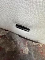 Hoeksalon, Enlèvement, Comme neuf