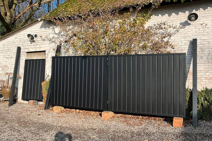 Nieuwe zwarte ijzere dichte poort, Tuin en Terras, Tuinpoorten, Nieuw, Draaipoort, IJzer, 150 tot 200 cm, 200 cm of meer, Ophalen of Verzenden