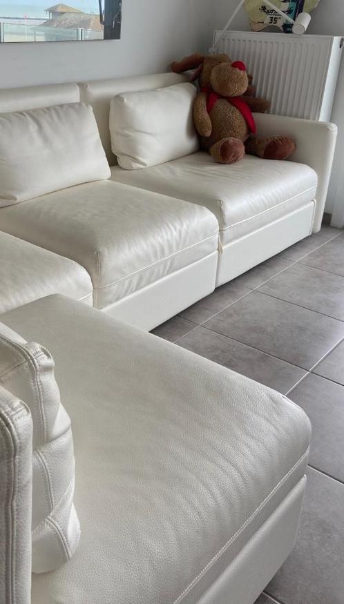 Zetel wit leder met 1pers. Bed en 2 koffers - perfecte staat, Huis en Inrichting, Zetels | Zetels, Zo goed als nieuw, Hoekbank