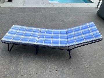 Ligzetel beschikbaar voor biedingen
