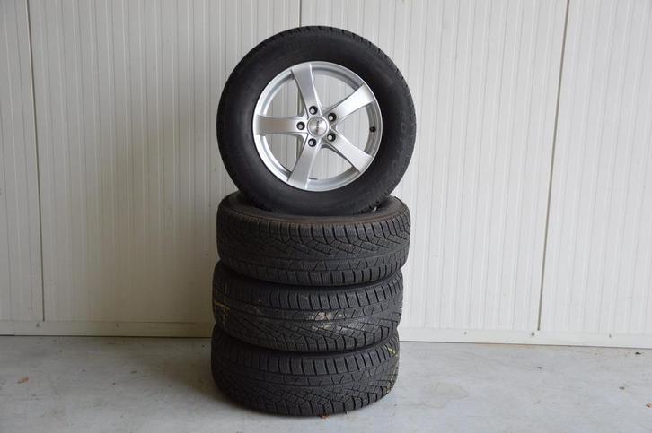 Winterwielen set Nissan Qashqai, Auto-onderdelen, Banden en Velgen, Banden en Velgen, Winterbanden, 16 inch, 215 mm, Personenwagen