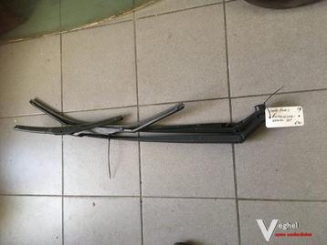 Toyota auris 2009 ruitenwisserarmen set  beschikbaar voor biedingen